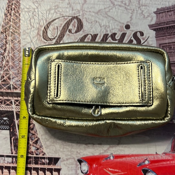 MCM Gold Visetos Chevron pouch/fanny pack/crossbody NWOT - Picture 8 of 10